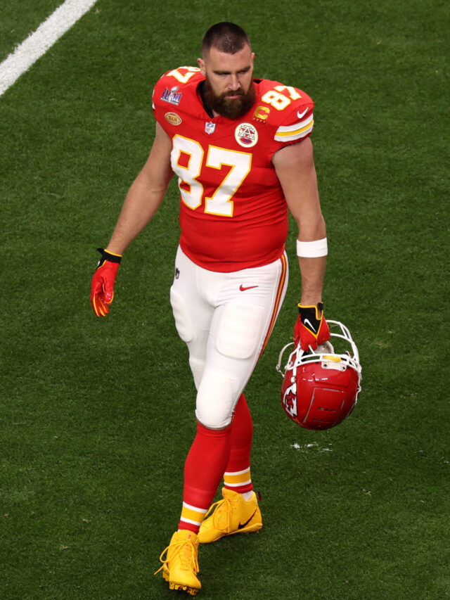 Travis Kelce fined $10 million for anthem kneel?